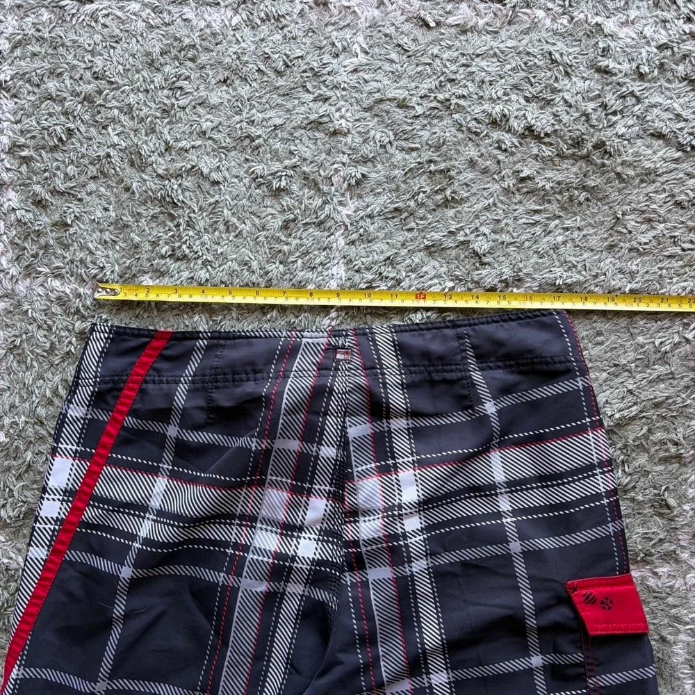 Quiksilver Mens Plaid Board Shorts Black‎ Red White Swim Trunks Size 35